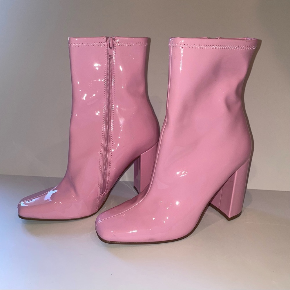 Steve Madden Lynden Pink Patent Leather Booties 7.5